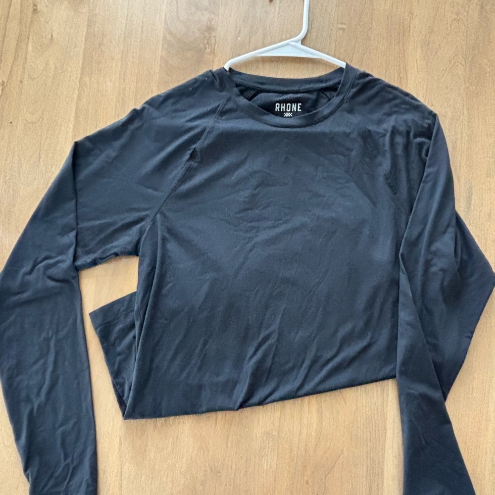 RHONE Black Long-Sleeve Crew compression shirt